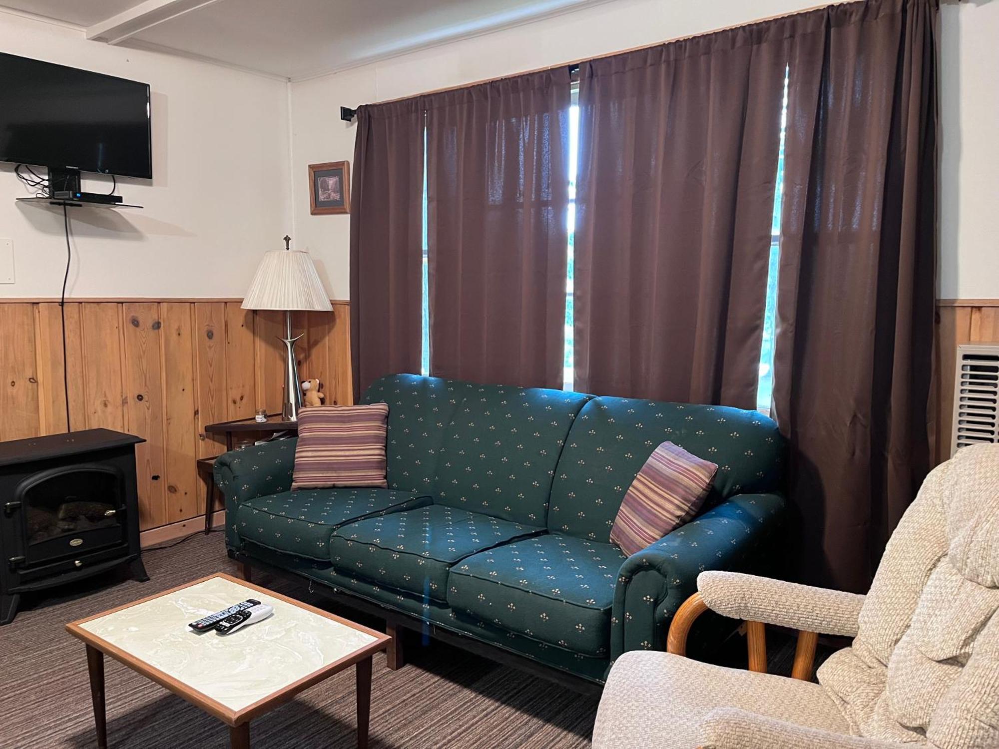 Musky Joe'S Twin Pines Resort New Post Exterior photo